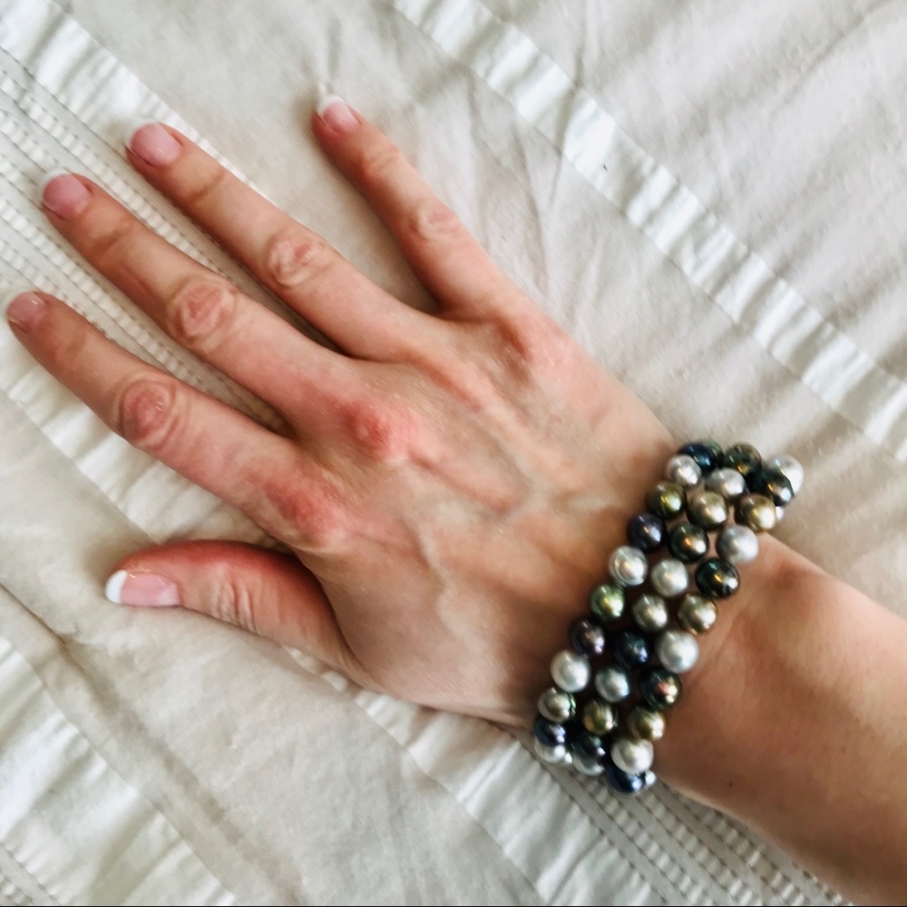 Lovely set of 3 Multicolored Faux Pearl Bracelets